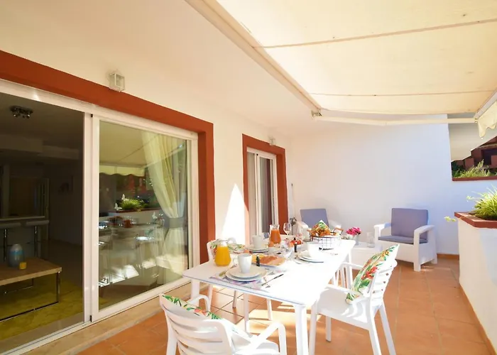 Luxury Beach Side Apartment In Marbella Playa